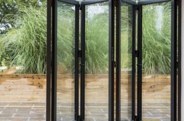 Pintu Lipat Aluminium Kaca (4)