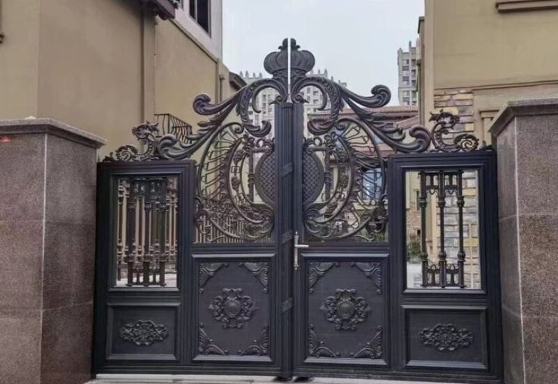 Pintu Pagar Besi Tempa Model Klasik (3)